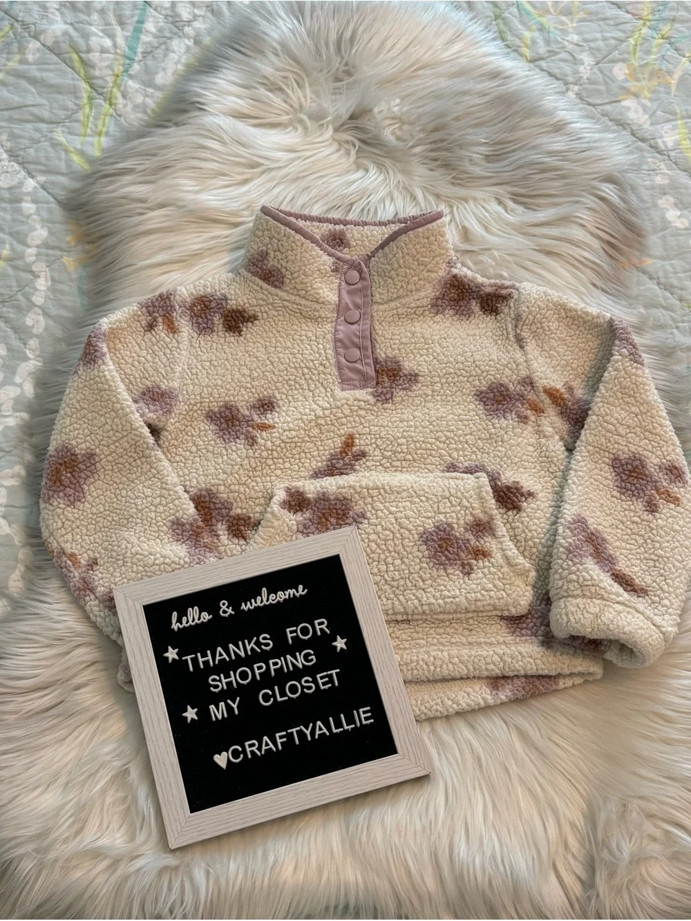 OshKosh B'gosh Cream Fleece Pullover with Lavender Floral Print | Girls 6/6X